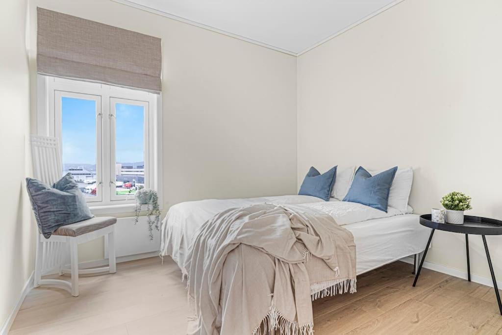 New! Huge Modern Apartment! Fit For Two Families! Bergen Luaran gambar