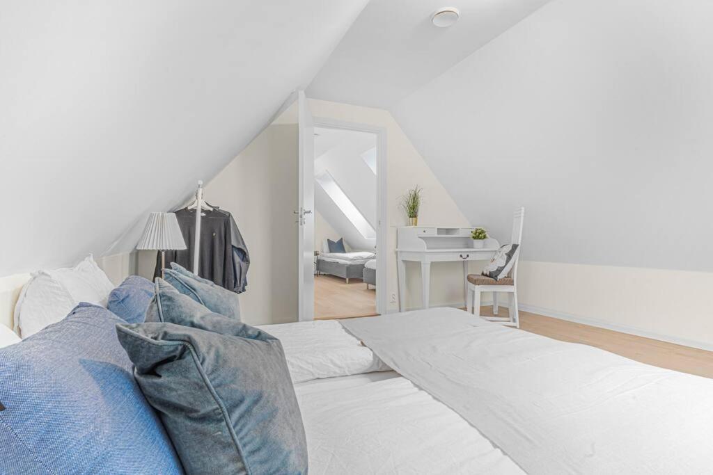New! Huge Modern Apartment! Fit For Two Families! Bergen Luaran gambar