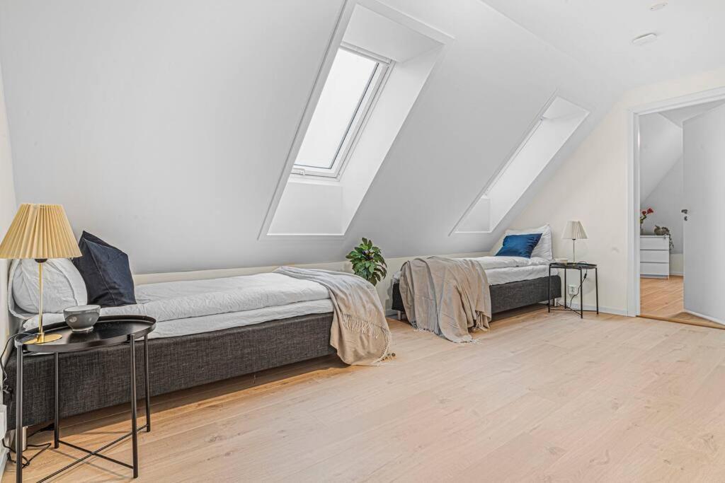 New! Huge Modern Apartment! Fit For Two Families! Bergen Luaran gambar